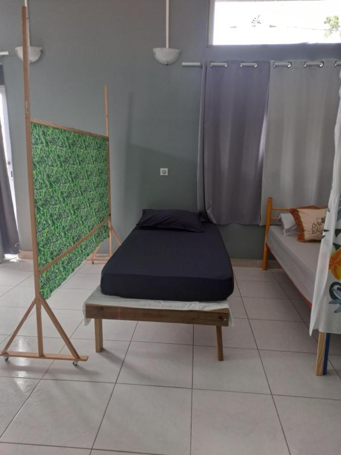 Laure Hebergement Faaa Ngoại thất bức ảnh